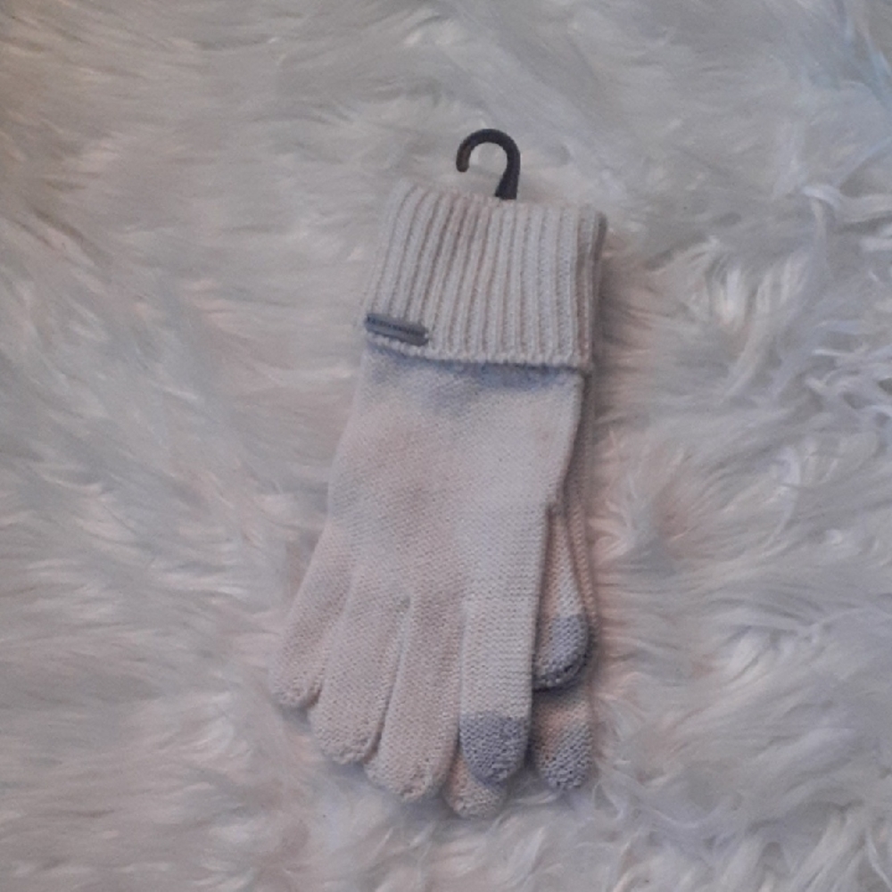 Steve Madden EZ Tap Silver Gloves NWT